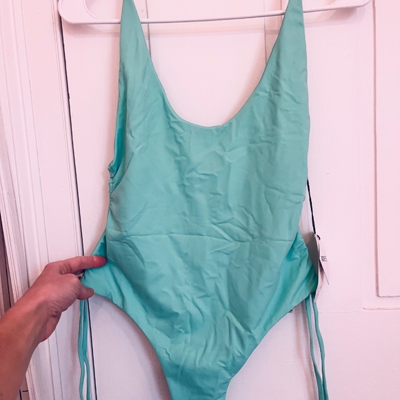 Fused Hawaii Swimsuit - Picture 5 of 6